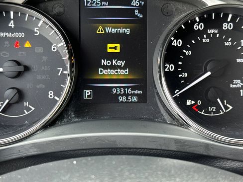 Used 2016 Nissan Rogue SV w/ SV Premium Package image 36