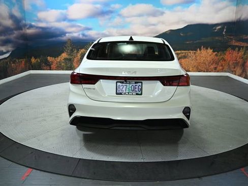 Used 2023 Kia Forte LXS w/ LXS Technology Package image 7