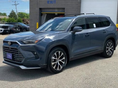 Used 2024 Toyota Grand Highlander AWD Hybrid image 5