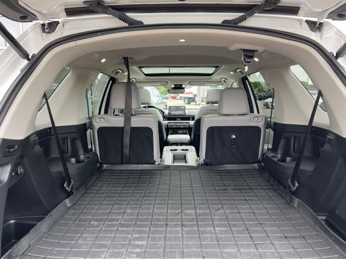 Used 2025 Honda Pilot Elite image 14