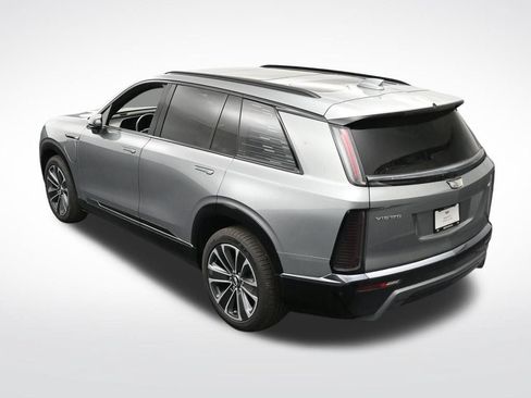 Used 2026 Cadillac Vistiq Luxury w/ LPO, Floor Liner Package AWD/4WD image 18