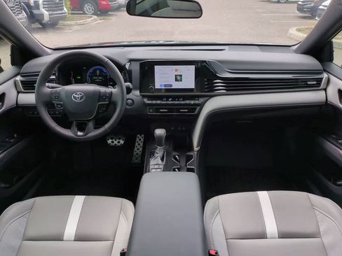 Used 2026 Toyota Camry SE FWD image 14