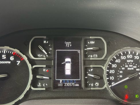 Used 2019 Toyota Tundra SR5 w/ SR5 Upgrade Package image 24