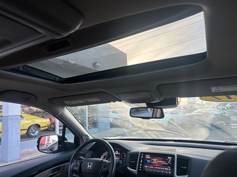 Used 2017 Honda Pilot Touring image 31