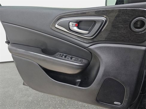 Used 2015 Chrysler 200 C w/ Navigation & Sound Group I image 27