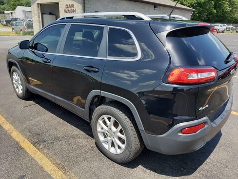 Used 2018 Jeep Cherokee Latitude AWD/4WD image 6