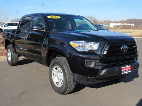 Used 2022 Toyota Tacoma SR image 4