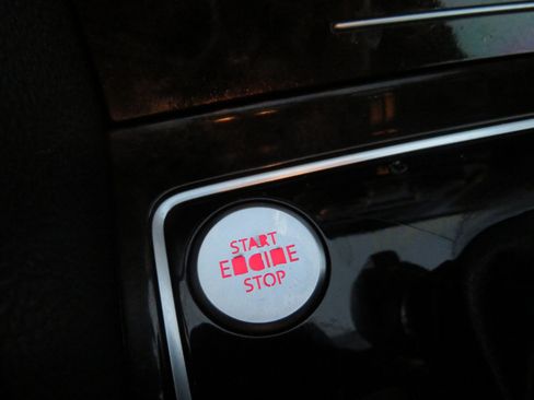 Used 2014 Volkswagen Passat TDI SEL Premium image 20