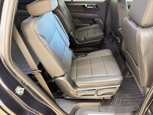 Used 2025 Chevrolet Tahoe High Country AWD/4WD image 28