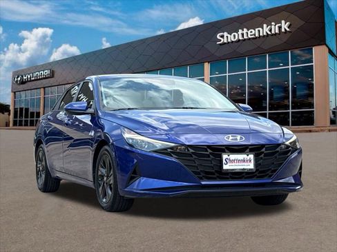 Certified 2021 Hyundai Elantra SEL image 3