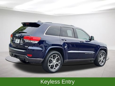 Used 2018 Jeep Grand Cherokee Limited AWD/4WD image 7