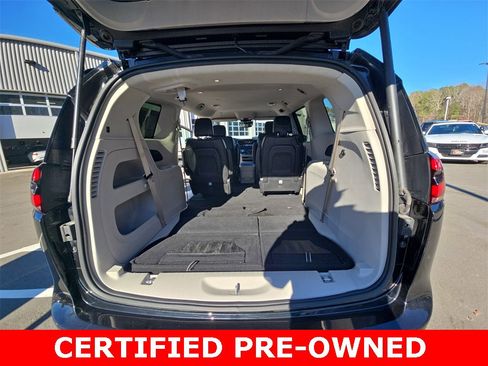 Used 2024 Chrysler Pacifica Touring-L image 14