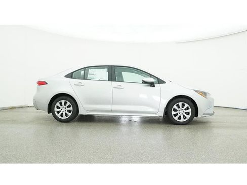 Used 2025 Toyota Corolla LE FWD image 32