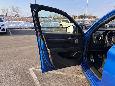 Used 2019 Alfa Romeo Stelvio Quadrifoglio w/ Convenience Package image 14