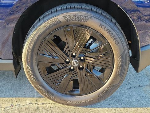 Certified 2025 Nissan Murano SV image 14