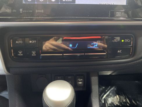 Used 2019 Toyota Corolla XLE FWD image 19