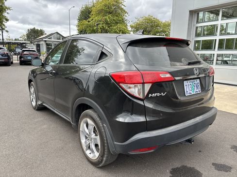 Used 2019 Honda HR-V LX image 3