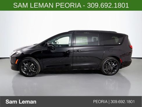 New 2027 Chrysler Pacifica Limited w/ Family Tech Group FWD image 4