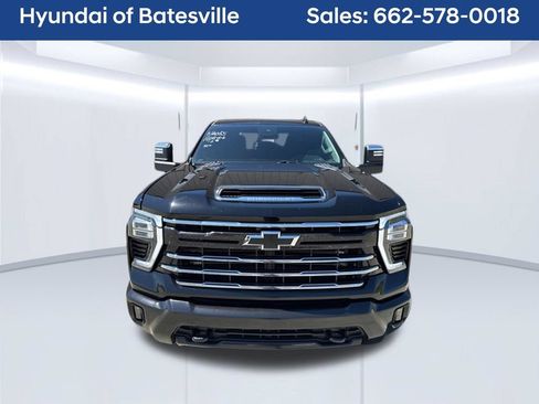Used 2024 Chevrolet Silverado 2500 LTZ AWD/4WD image 8