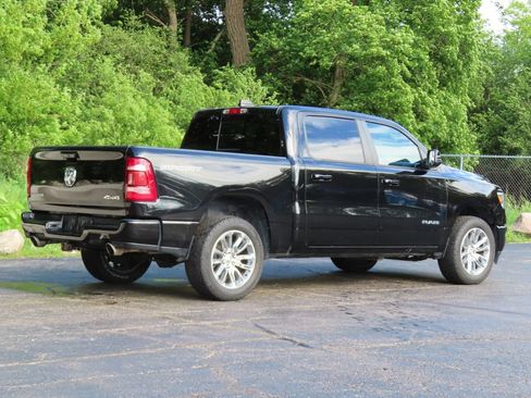 Used 2023 RAM 1500 Laramie AWD/4WD image 3