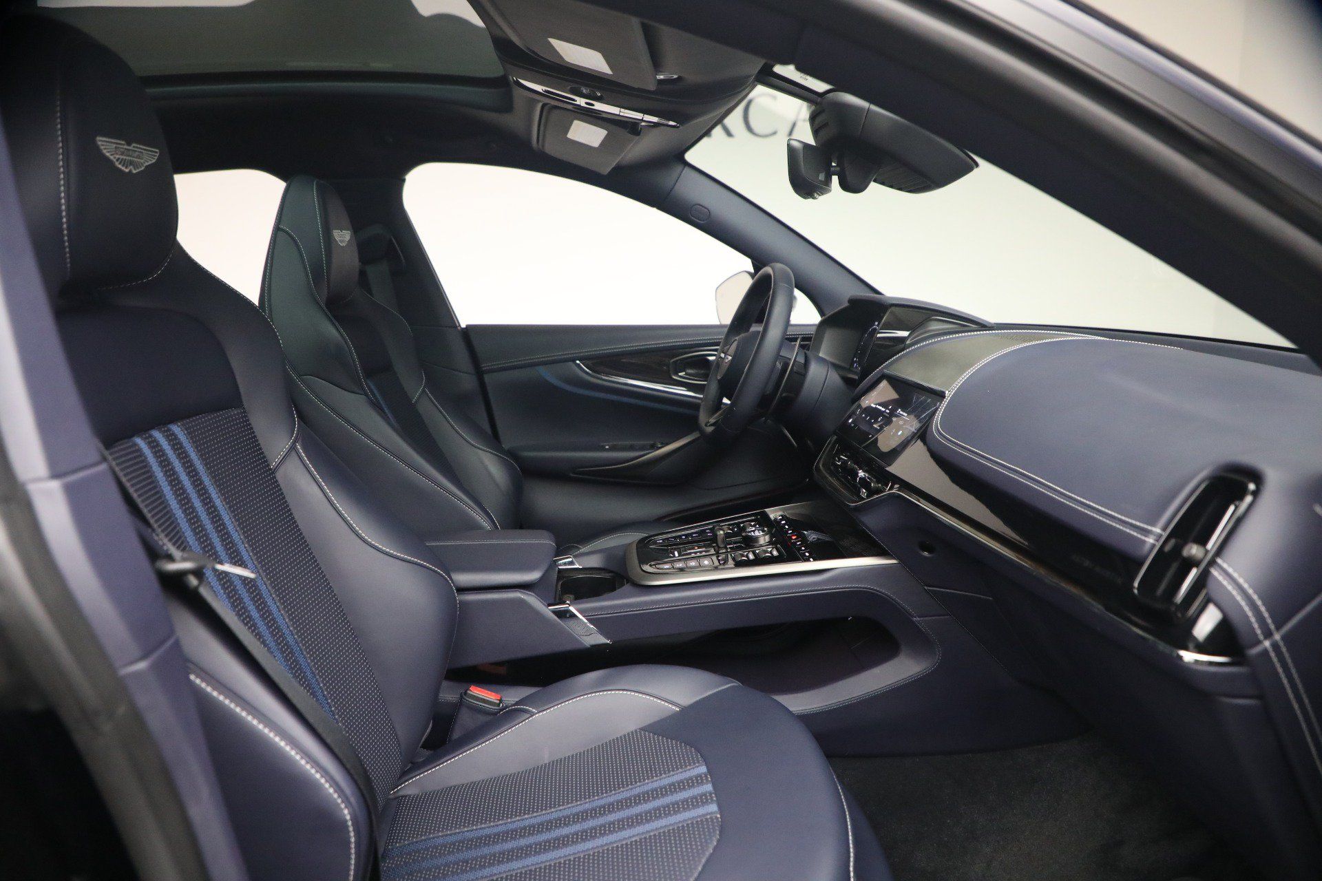 Used 2025 Aston Martin DBX 707 AWD/4WD image 21
