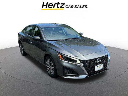 Used 2025 Nissan Altima 2.5 SV FWD image 1