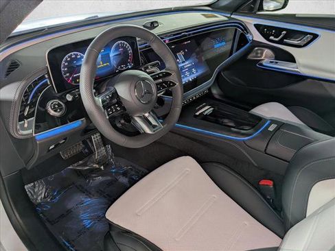 New 2026 Mercedes-Benz E 53 AMG e 4MATIC Sedan image 3