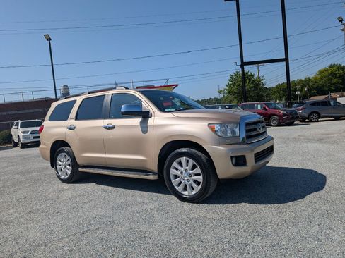 Used 2013 Toyota Sequoia Platinum RWD image 3