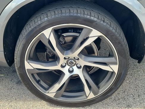 Used 2018 Volvo XC90 T5 Momentum w/ Convenience Package FWD image 12