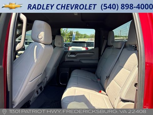 Used 2024 Chevrolet Silverado 1500 LT AWD/4WD image 11