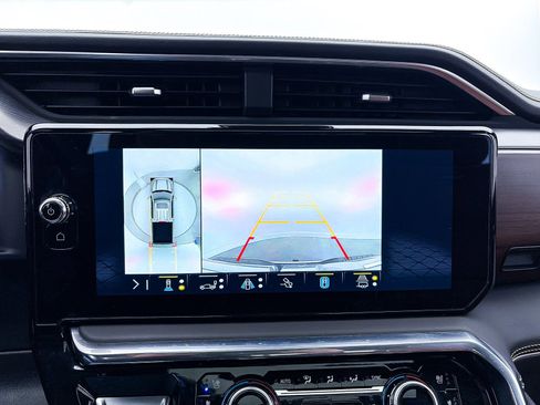 Used 2023 GMC Sierra 1500 Denali Ultimate image 9