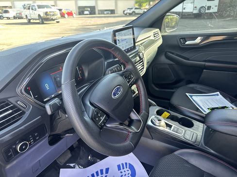 Used 2025 Ford Escape ST-Line Select image 17