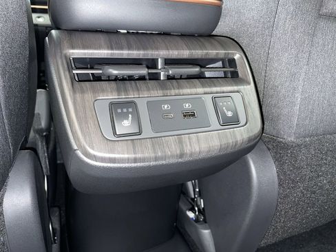 Certified 2024 Nissan Ariya ENGAGE e-4ORCE image 17