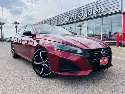 Used 2023 Nissan Altima 2.5 SR
