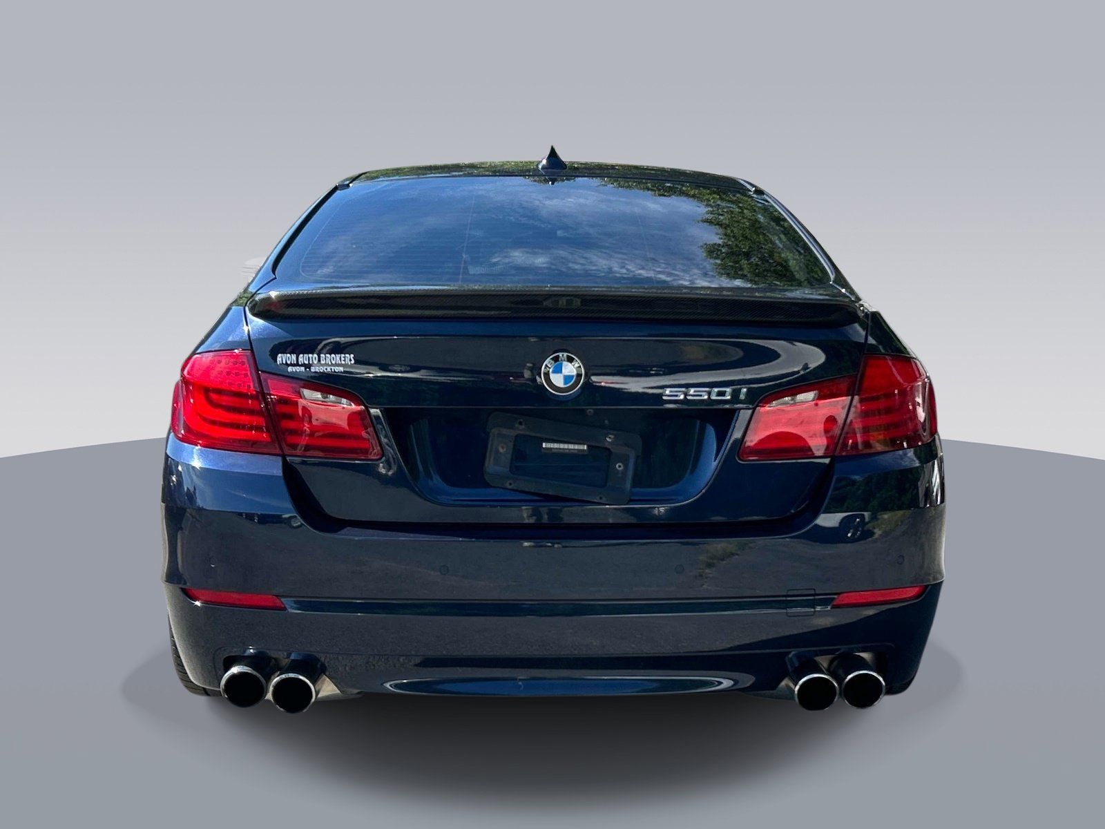 Used 2011 BMW 550i xDrive Sedan AWD/4WD image 4