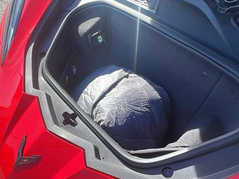 Used 2021 Chevrolet Corvette Stingray Coupe w/ Z51 Performance Package image 31