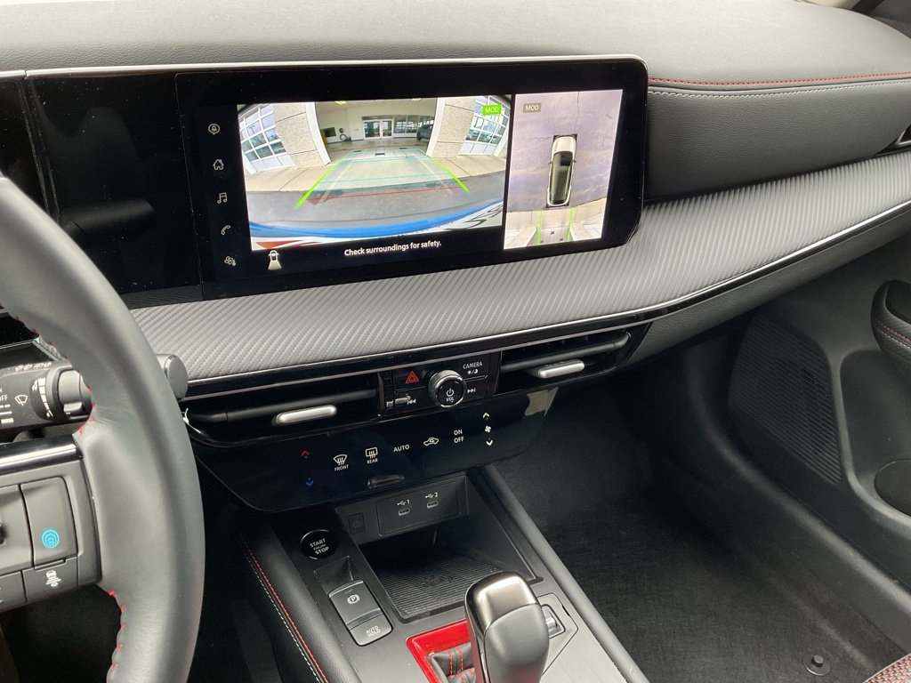 Used 2025 Nissan Kicks SR AWD/4WD image 14