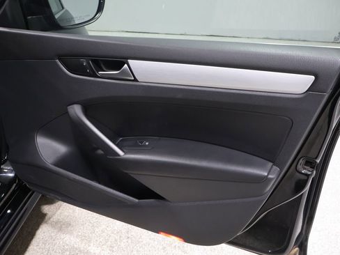 Used 2012 Volkswagen Passat TDI SE image 25