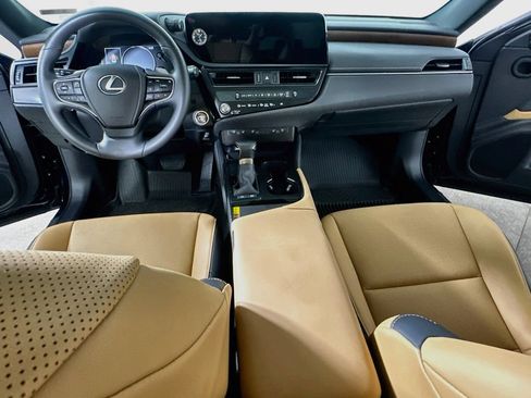 Used 2025 Lexus ES 300h w/ Premium Package FWD image 16