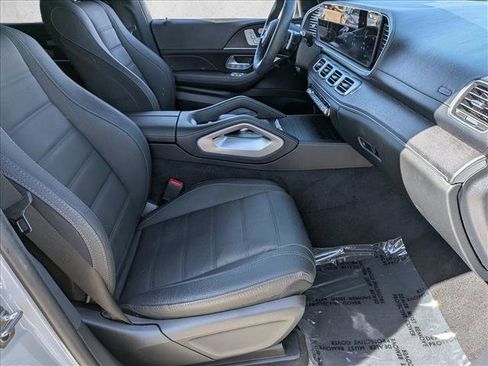 Used 2024 Mercedes-Benz GLS 450 4MATIC image 29