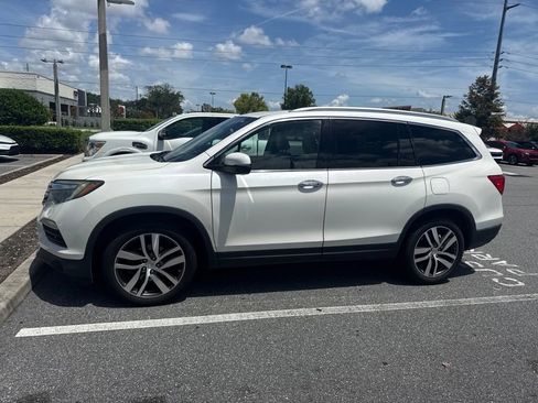 Used 2017 Honda Pilot Touring image 3