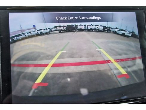Used 2024 Chrysler Pacifica Touring-L FWD image 27