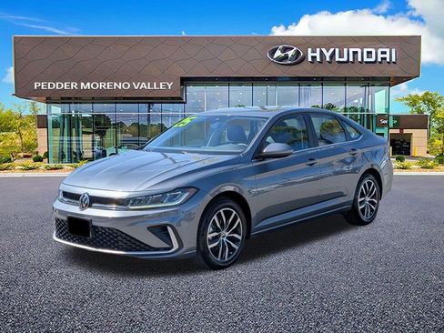 Used 2025 Volkswagen Jetta SE image 8