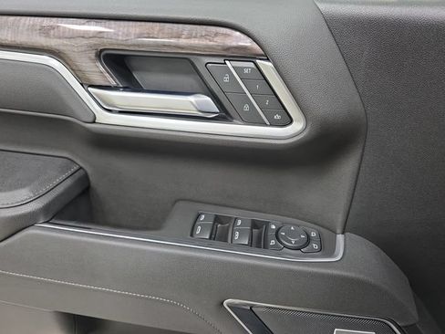 Used 2025 Chevrolet Silverado 1500 LTZ AWD/4WD image 28