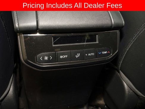 Used 2023 Toyota Highlander XLE AWD/4WD image 8