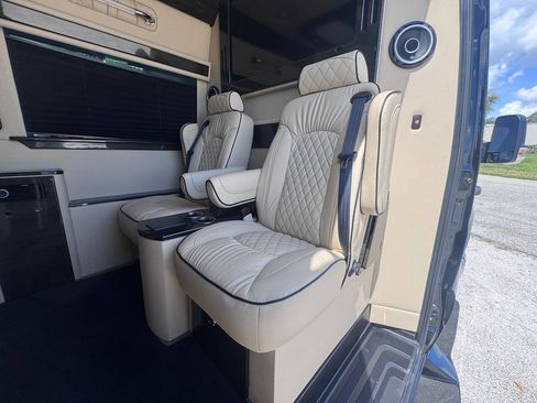 Used 2023 Mercedes-Benz Sprinter 3500 image 48