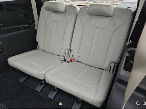 Used 2025 Kia Sorento S w/ Panoramic Sunroof Package image 15