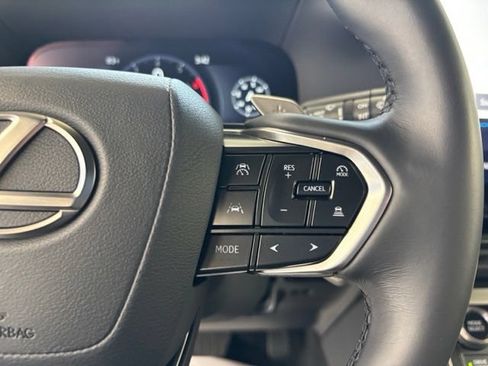 Used 2026 Lexus GX 550 AWD/4WD image 16