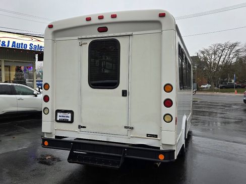 Used 2007 Ford E-450 and Econoline 450 image 9