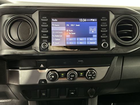 Used 2022 Toyota Tacoma 2WD Access Cab image 25